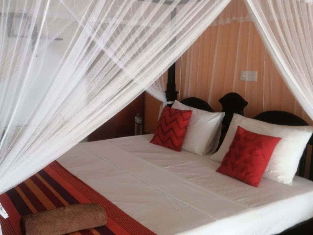 Happy Beach Resort Unawatuna Exterior foto