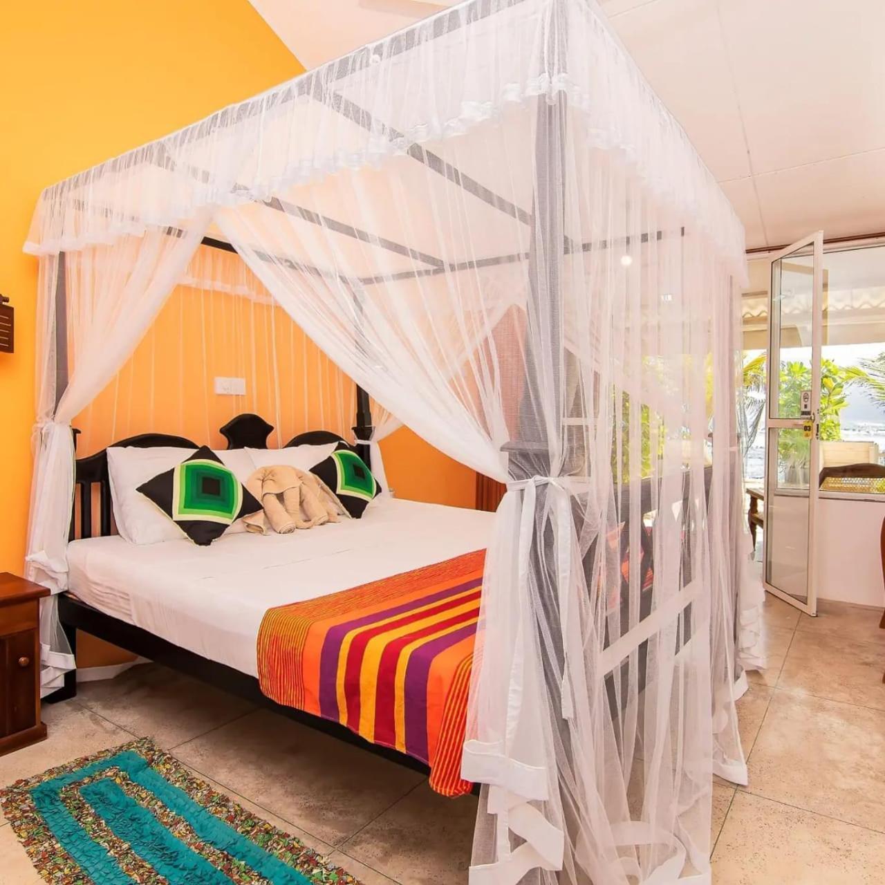 Happy Beach Resort Unawatuna Exterior foto