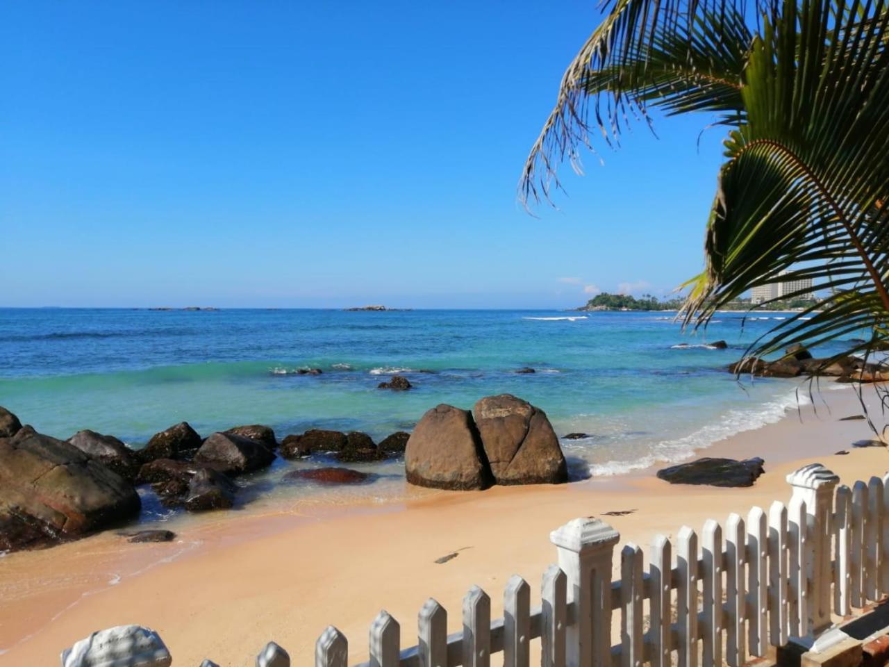 Happy Beach Resort Unawatuna Exterior foto