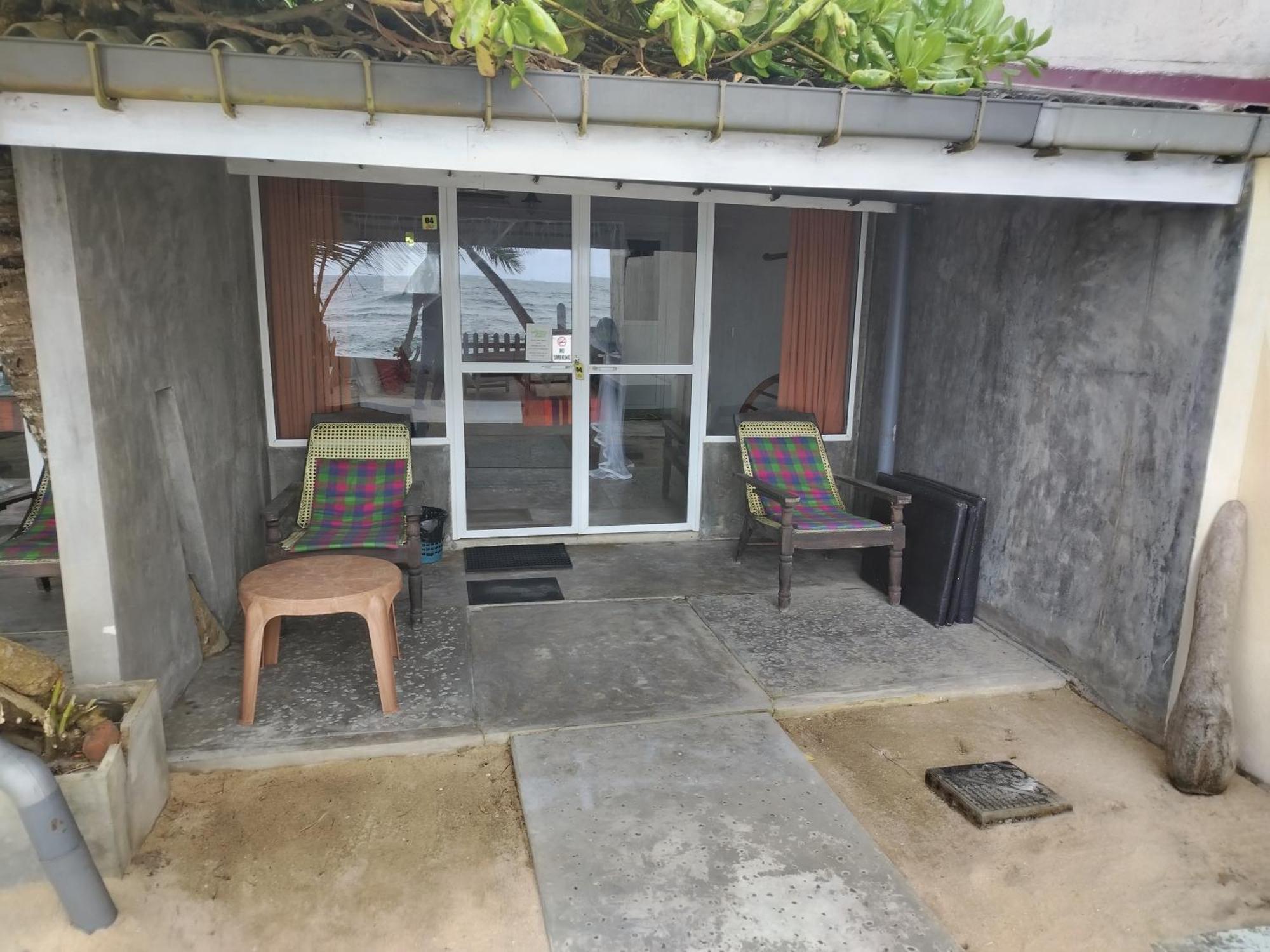 Happy Beach Resort Unawatuna Exterior foto