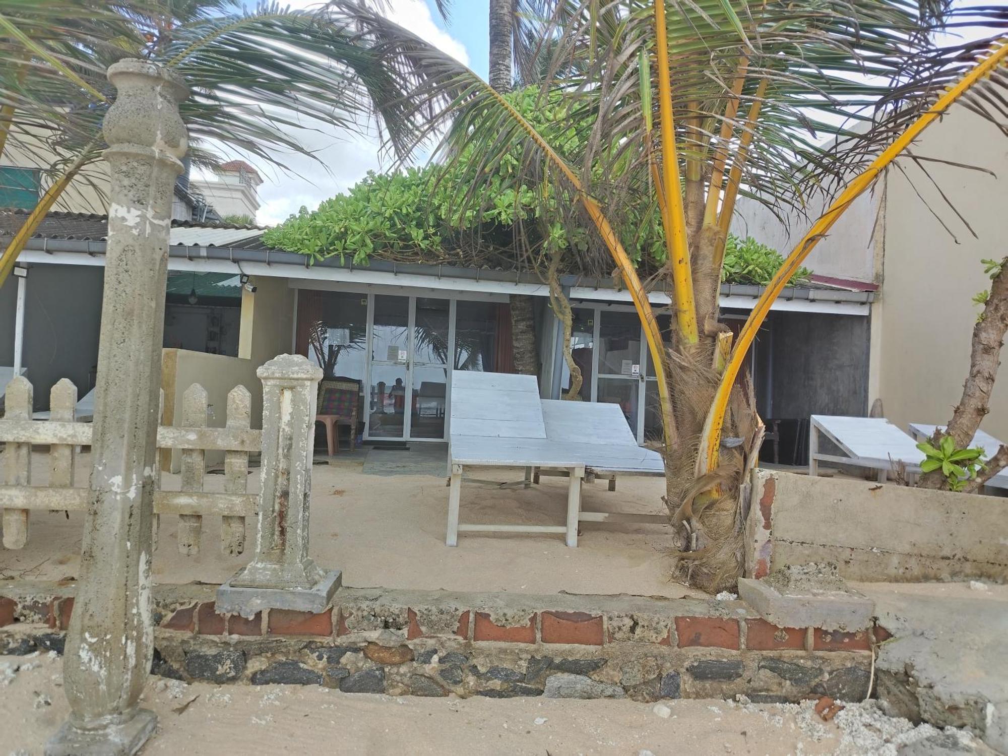 Happy Beach Resort Unawatuna Exterior foto